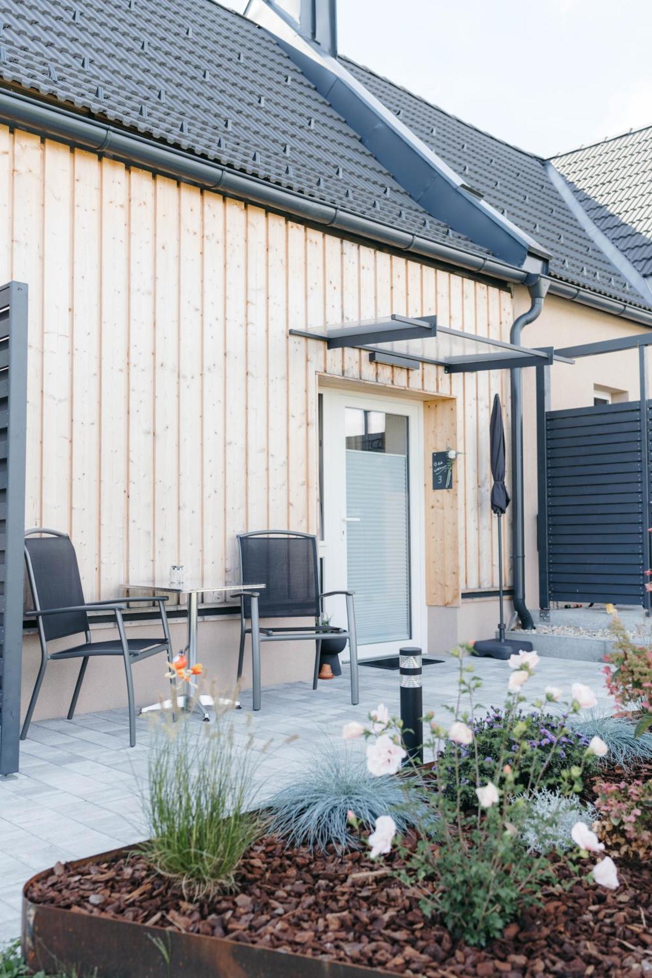 Pension Blumenwiese - Mitten Im Thermenland Burgau Exterior photo